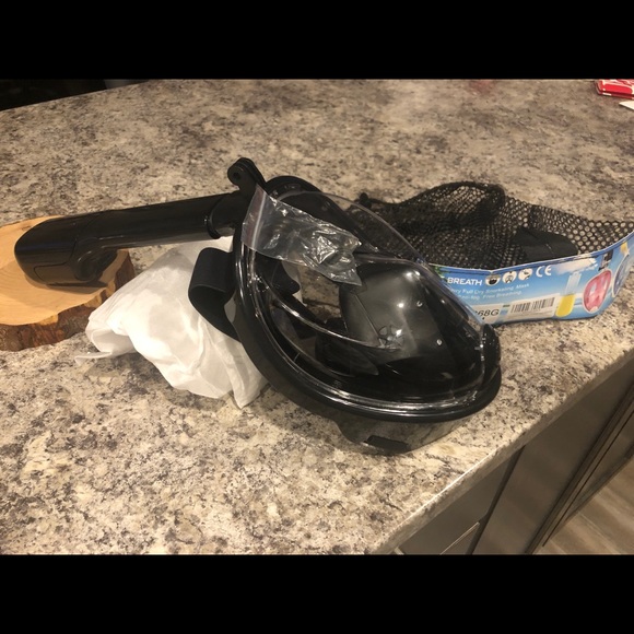 Full face snorkeling mask - Picture 3 of 4